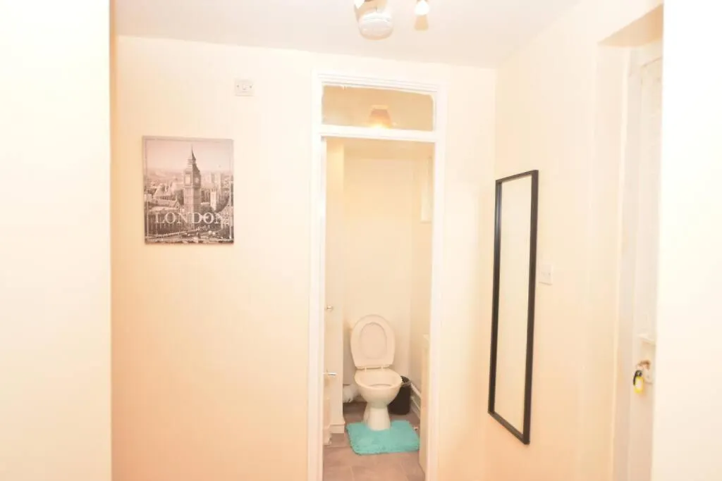 Apartment Spacious 2Bedroom Condo With Patio By Excel Centre London